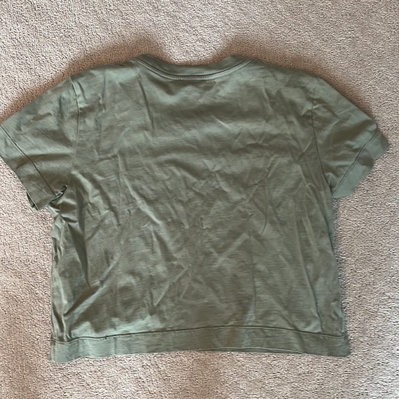 Aritzia Green Tshirt - Picture 2 of 2